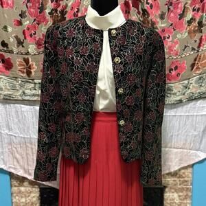 Vintage D’allaird’s Black Velvet Metallic Floral Design Cropped Jacket size M/L